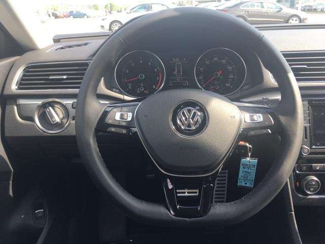 2017 Volkswagen Passat 1.8T R-Line 4dr Sedan